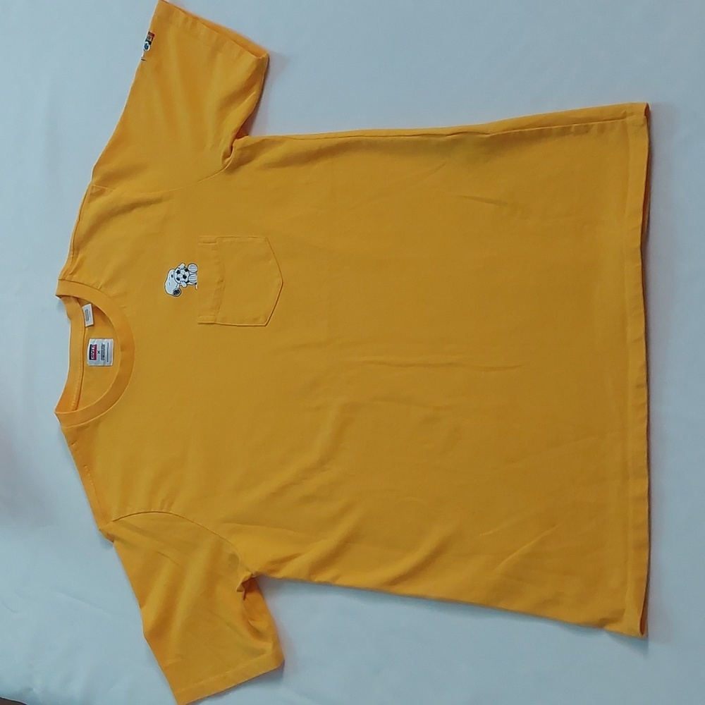 Levi's X peanuts Relaxed pocket tee women's size S